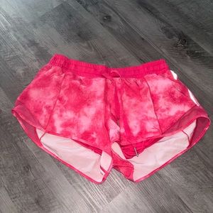 Lululemon hotty hot shorts 2.5 inch